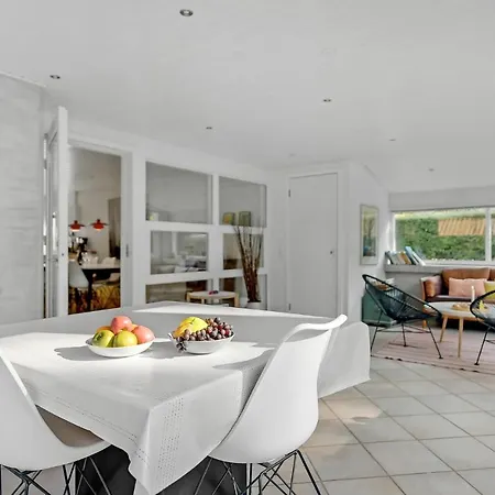 3 Bedroom Gorgeous In 펜션 *