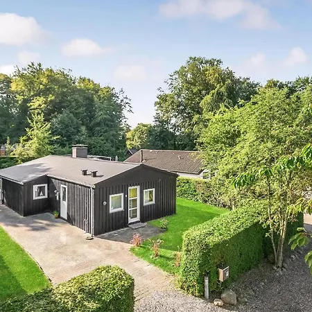 3 Bedroom Gorgeous In Holiday home *