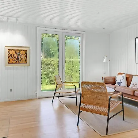 3 Bedroom Gorgeous In Holiday home